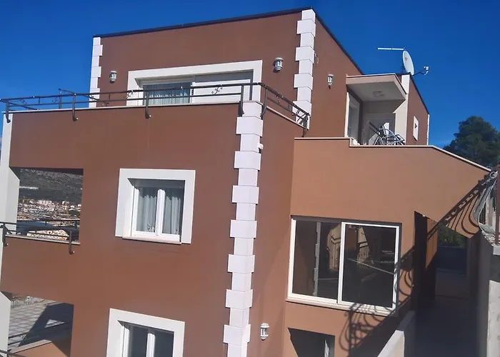 Duje Old Town טרוגיר