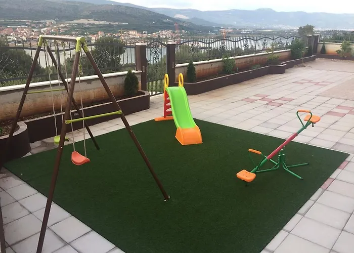 Duje Old Town Трогір